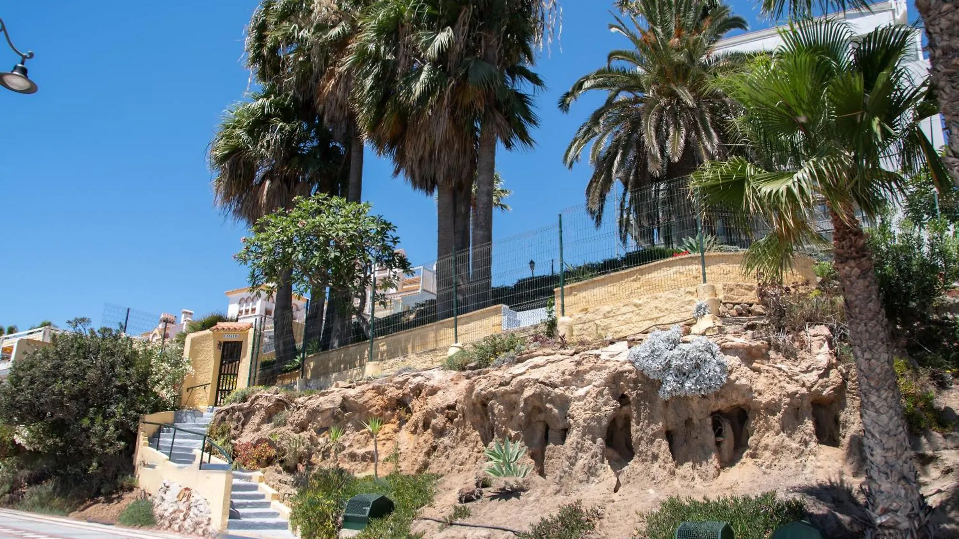 Luxury Frontline Beach Apartment With Sea View Benalmádena 0*,  Espanha